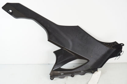 Snett nerifrån på Magkåpa från en Kawasaki ZX-10R -2008 motorcykel.