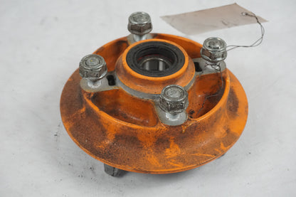 Framsidan på Drevfäste från en Honda CBR 125 R -2011 motorcykel.