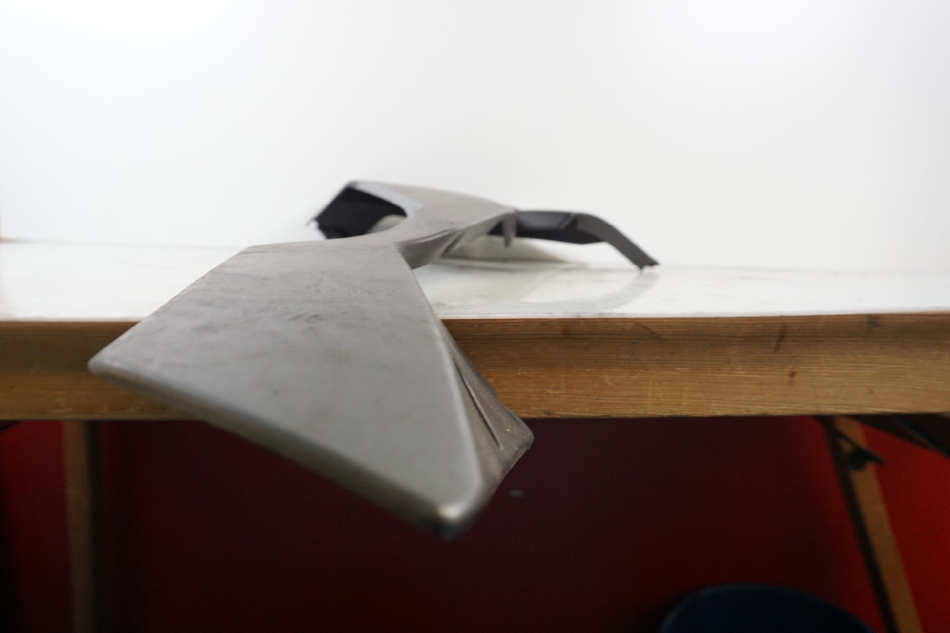 Höger sida på Magkåpa från en Kawasaki ZX-10R -2008 motorcykel.