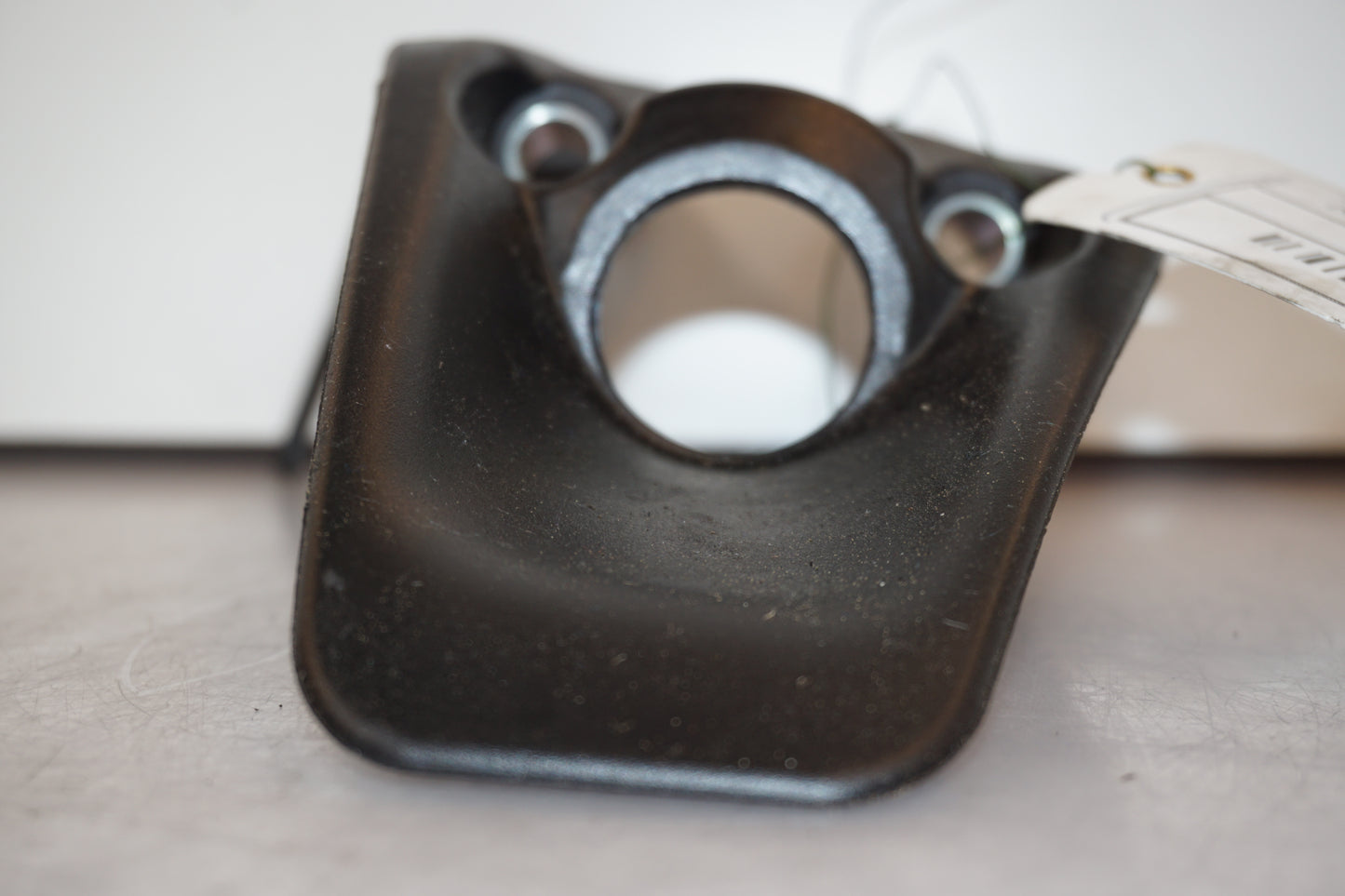 Baksidan på Bensintankskåpa från en Ducati Monster 1200 -2016 motorcykel.