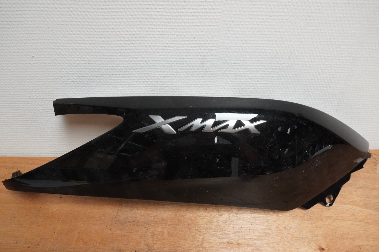 Framsidan på Bakvinge från en Yamaha X-Max 250 -2012 scooter.