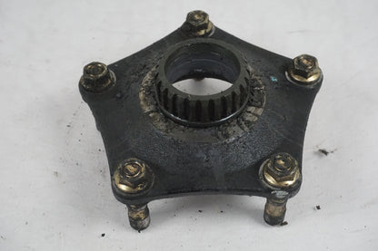 Framsidan på Drivfäste från en Honda VT 1100 C -2000 motorcykel.