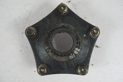 Baksidan på Drivfäste från en Honda VT 1100 C -2000 motorcykel.