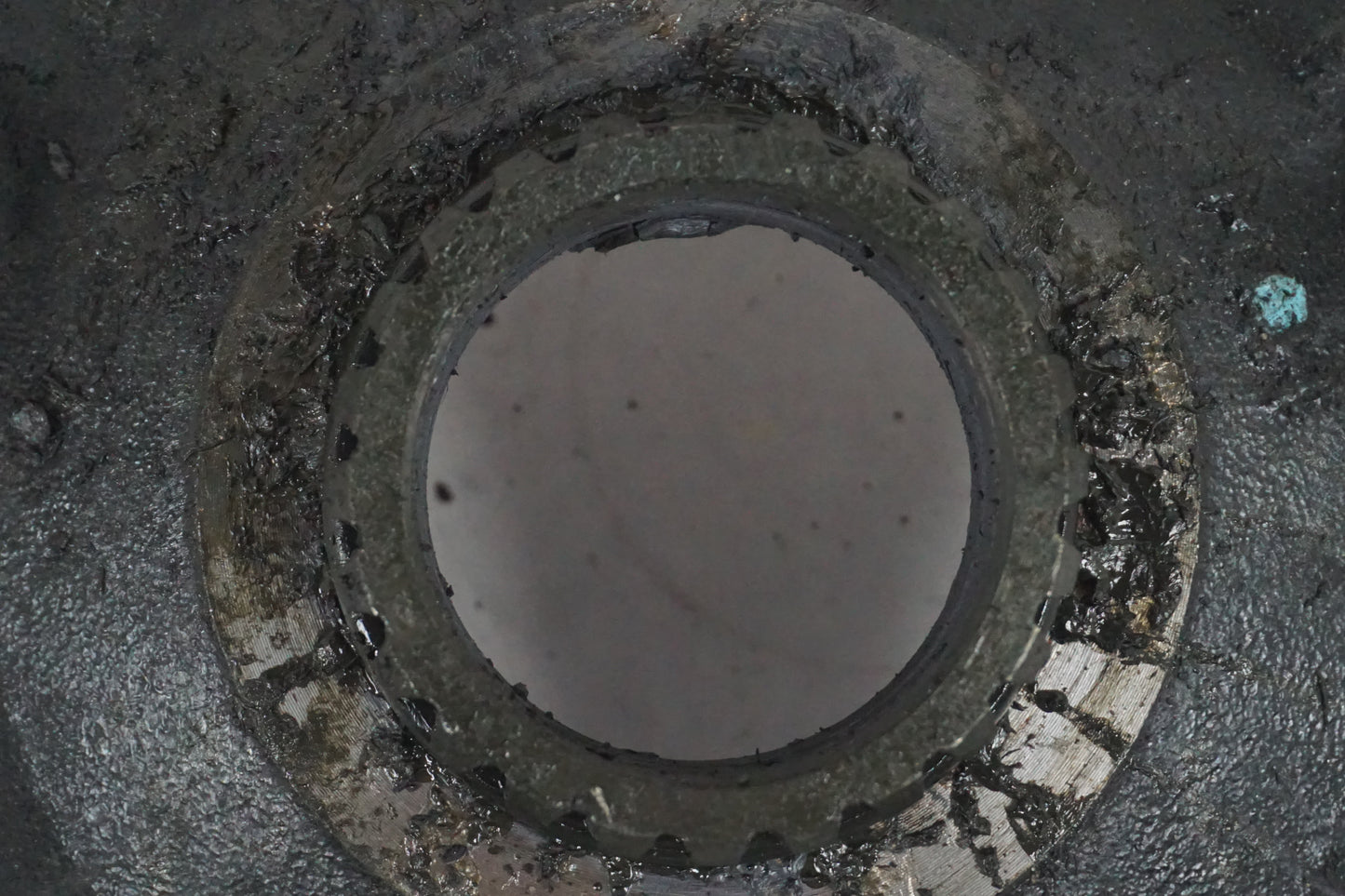 Höger sida på Drivfäste från en Honda VT 1100 C -2000 motorcykel.