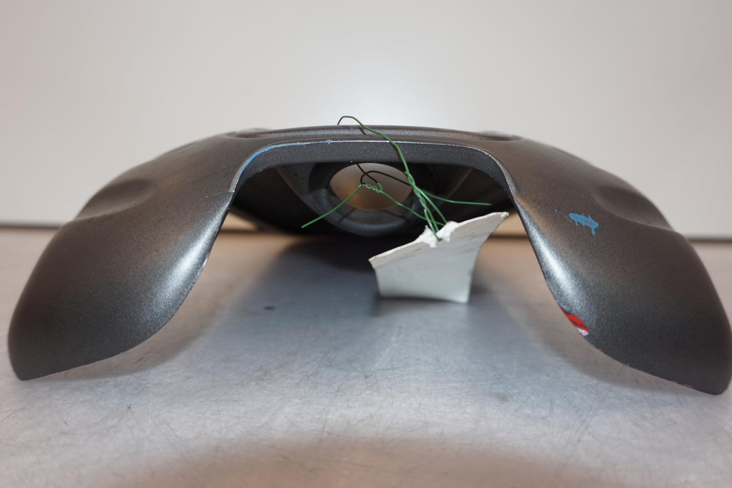 Vänster sida på Bensintankskåpa från en Ducati ST2 -1998 motorcykel.