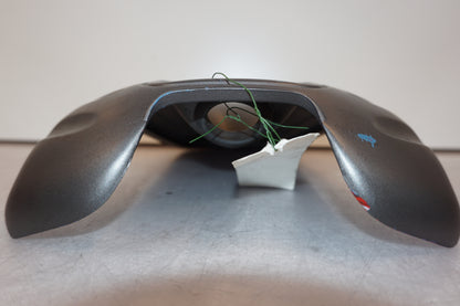 Vänster sida på Bensintankskåpa från en Ducati ST2 -1998 motorcykel.