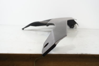 Höger sida på Magkåpa från en Kawasaki ZX-10R -2008 motorcykel.