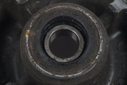 Höger sida på Drevfäste från en Honda CBF 125 -2010 motorcykel.