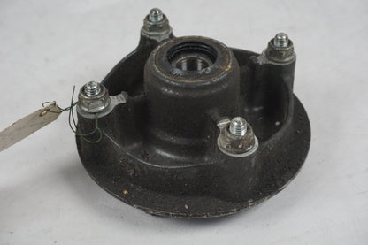 Vänster sida på Drevfäste från en Honda CBF 125 -2010 motorcykel.