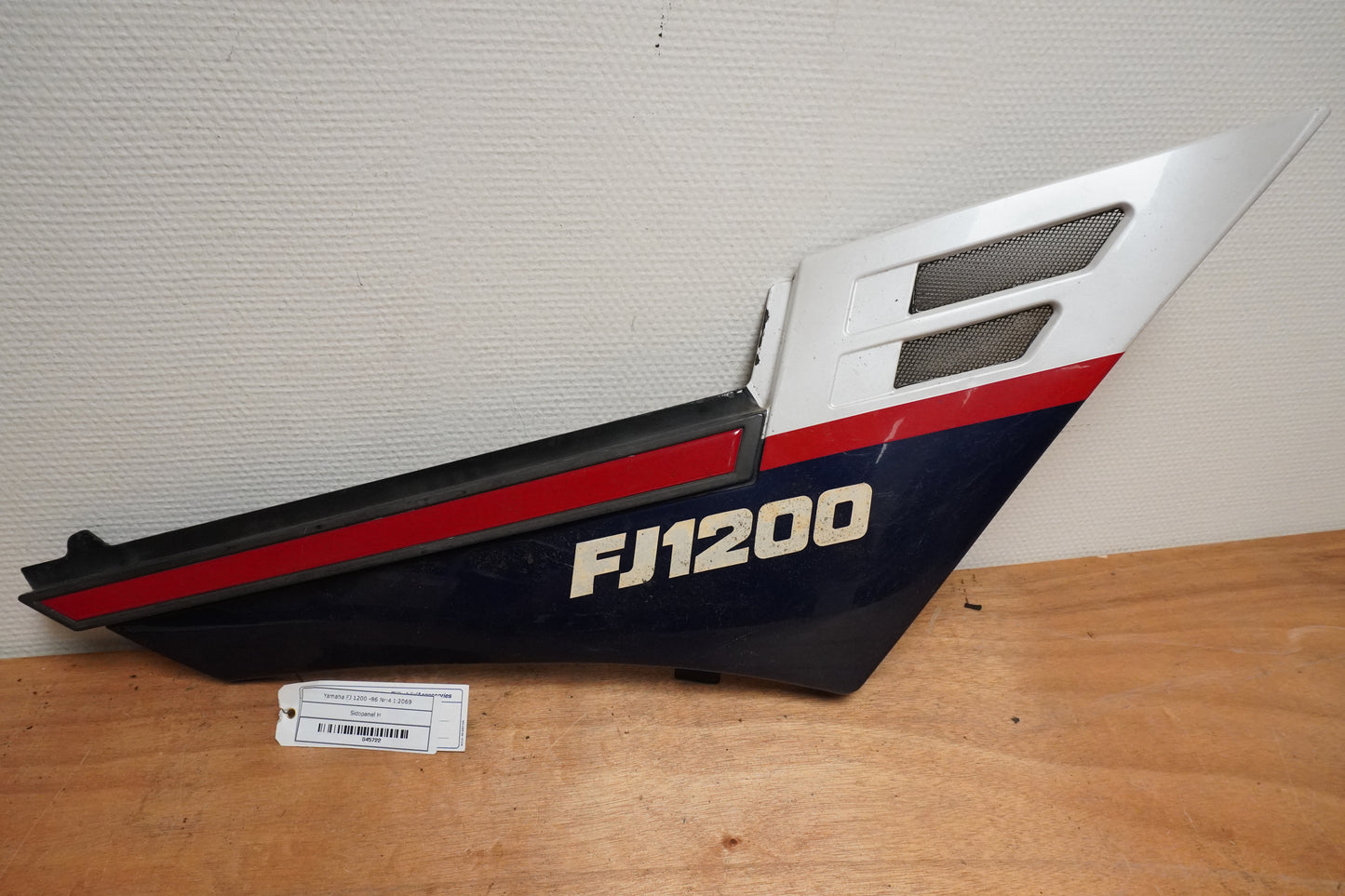 Framsidan på Sidopanel från en Yamaha FJ 1200 -1986 motorcykel.