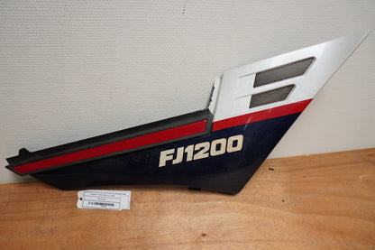 Framsidan på Sidopanel från en Yamaha FJ 1200 -1986 motorcykel.