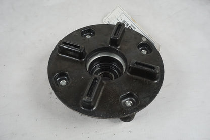 Snett uppifrån på Drevfäste från en Honda CBF 125 -2010 motorcykel.