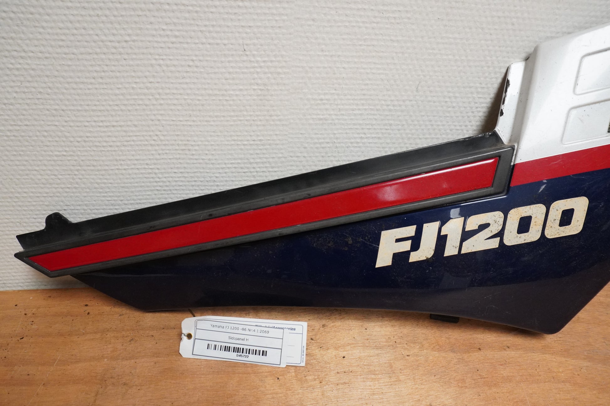 Baksidan på Sidopanel från en Yamaha FJ 1200 -1986 motorcykel.