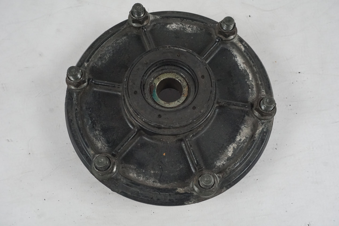 Framsidan på Drevfäste från en Yamaha YZF 600 R -1997 motorcykel.