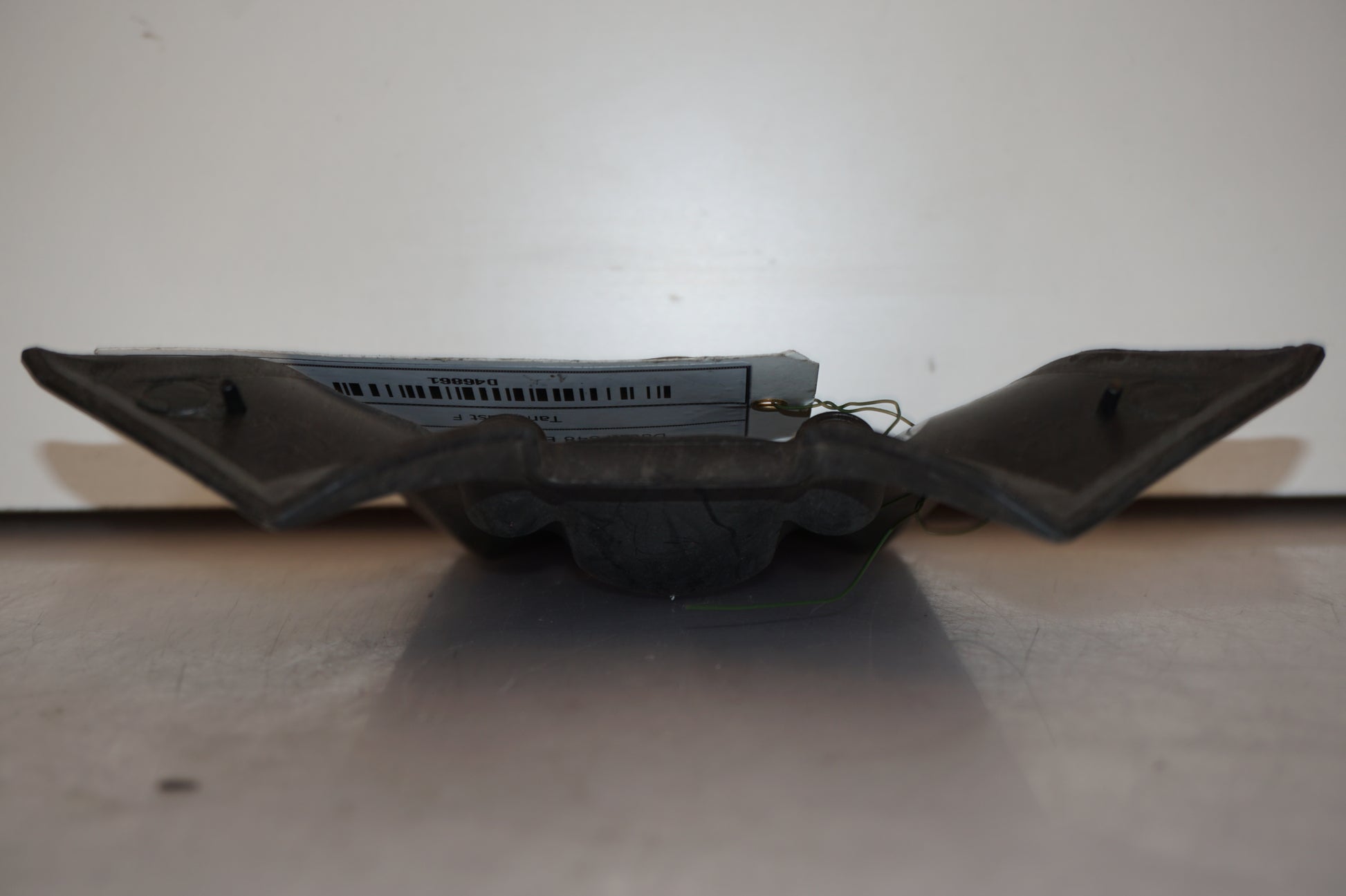 Vänster sida på Bensintankskåpa från en Ducati 848 EVO -2012 motorcykel.