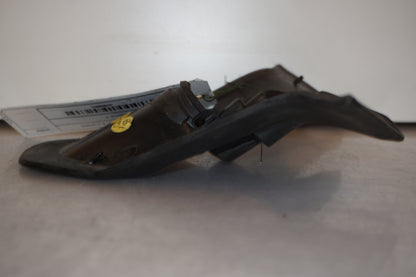 Snett nerifrån på Bensintankskåpa från en Ducati 848 EVO -2012 motorcykel.