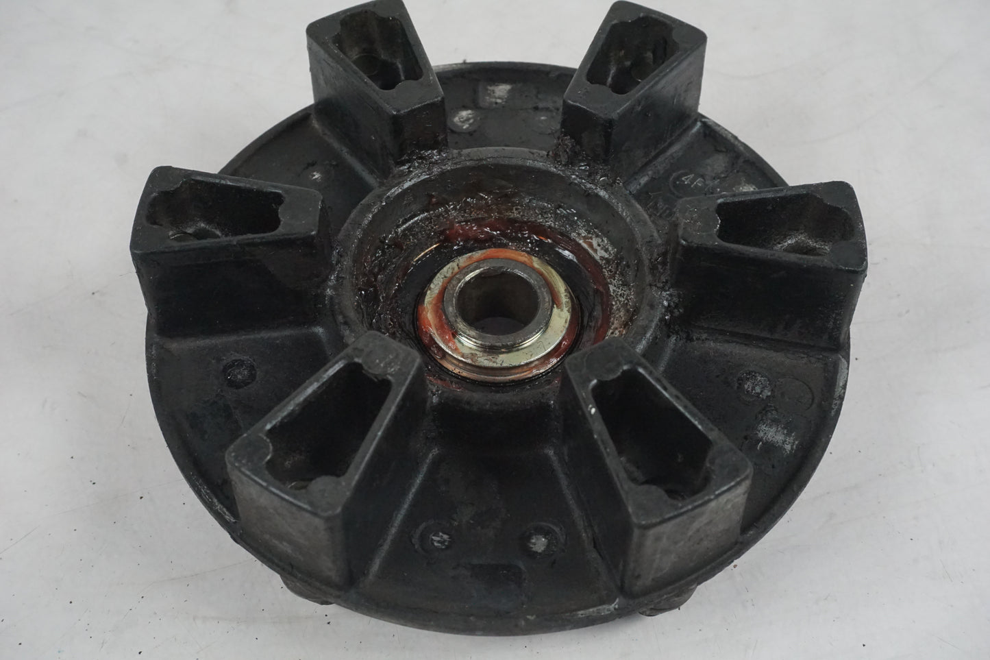 Höger sida på Drevfäste från en Yamaha YZF 600 R -1997 motorcykel.