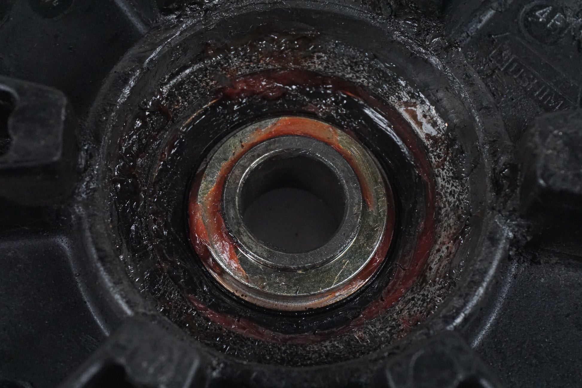 Vänster sida på Drevfäste från en Yamaha YZF 600 R -1997 motorcykel.