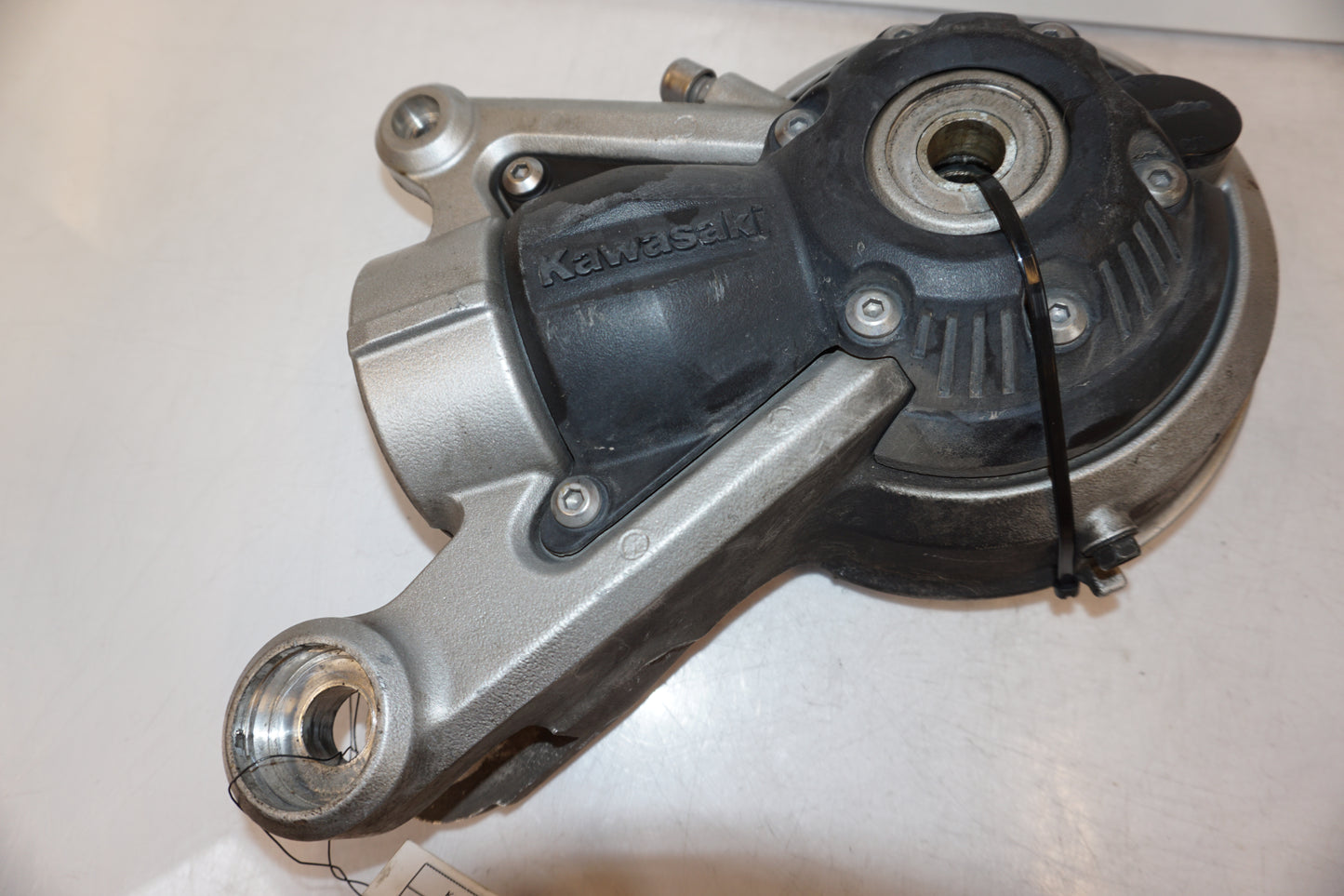 Framsidan på Slutväxel från en Kawasaki GTR 1400 -2008 motorcykel.