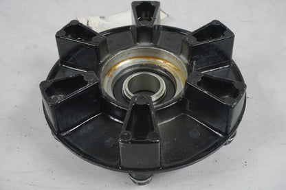 Vänster sida på Drevfäste från en Yamaha FZ-8 -2011 motorcykel.