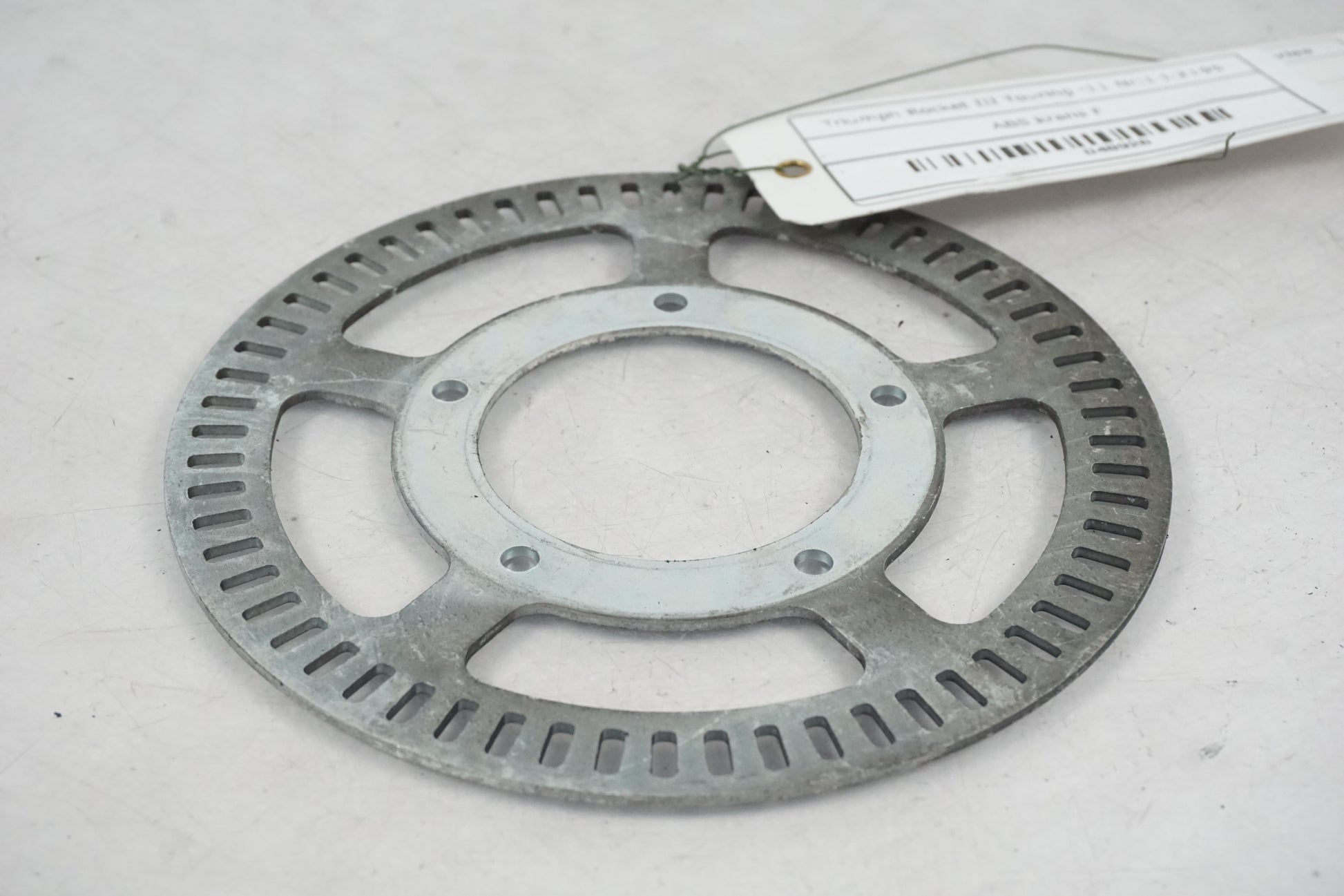 Framsidan på ABS krans från en Triumph Rocket III -2011 motorcykel.