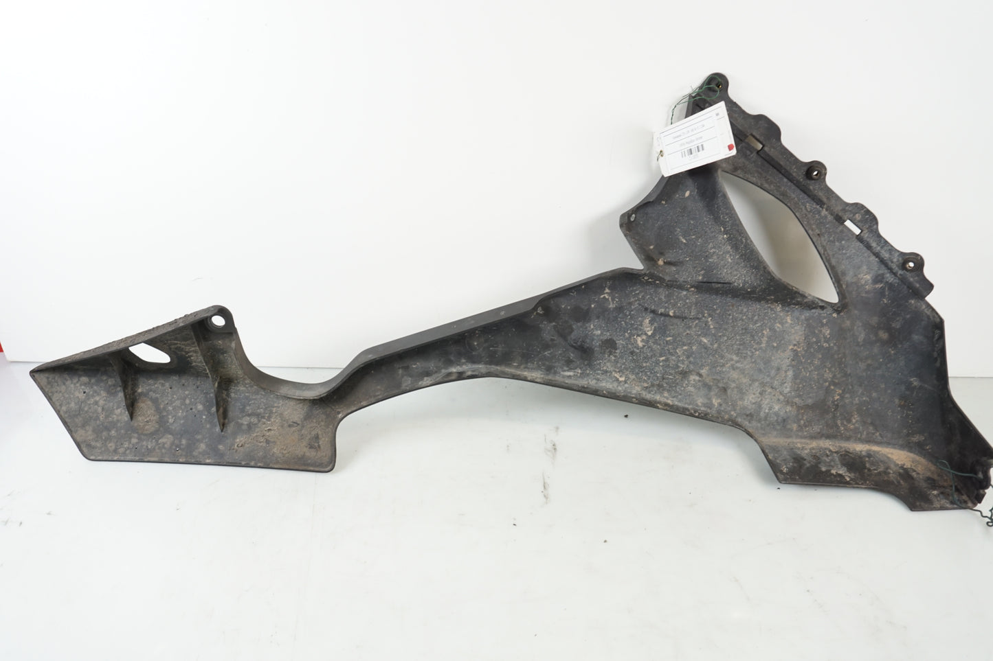 Snett nerifrån på Magkåpa från en Kawasaki ZX-10R -2008 motorcykel.