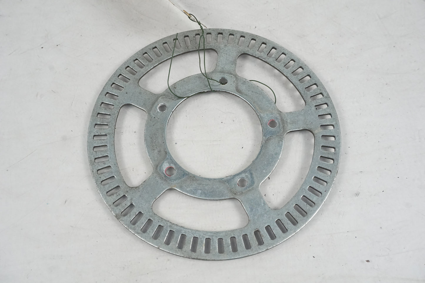 Framsidan på ABS krans från en Triumph Tiger -2007 motorcykel.