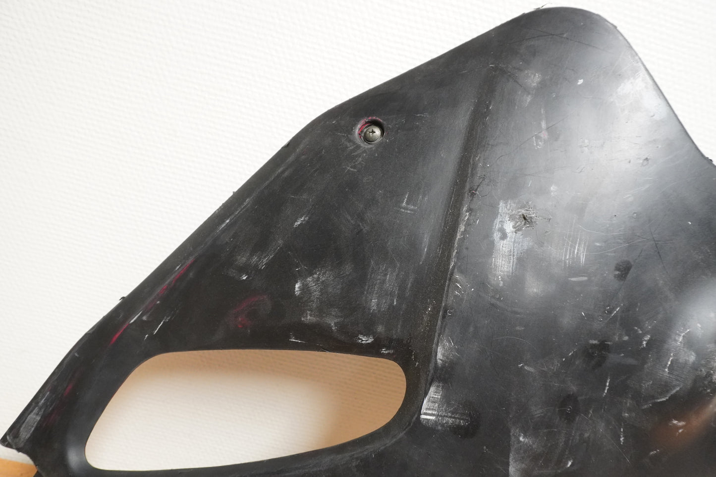 Baksidan på Sidkåpa från en Suzuki GSX-R 750 -1995 motorcykel.