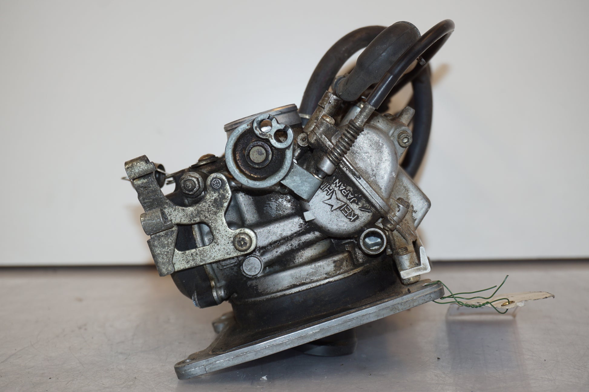 Extrabild2 på Förgasare från en Kawasaki ZXR 400 -1993 motorcykel.