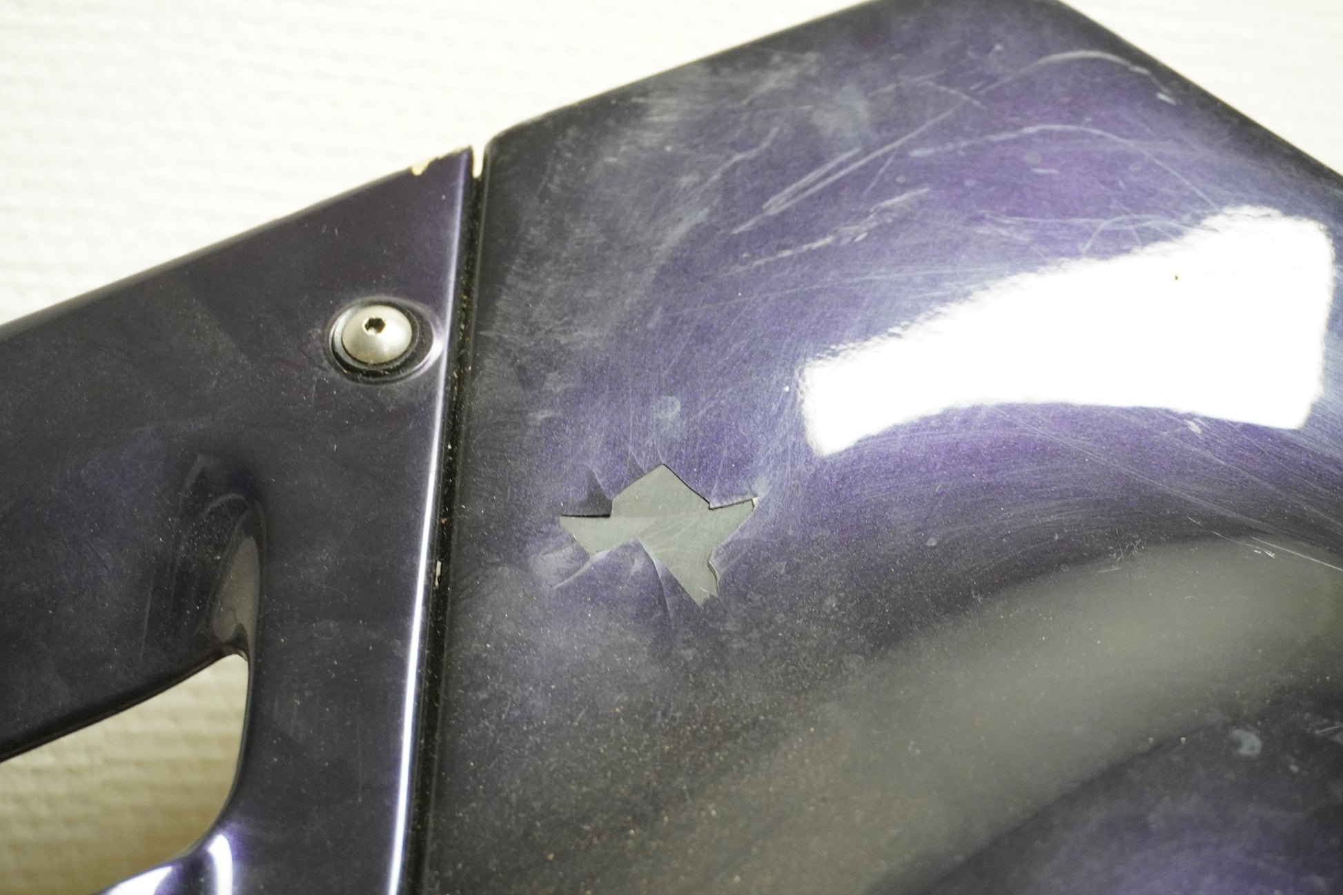 Höger sida på Sidkåpa från en Suzuki GSX-R 750 -1988 motorcykel.