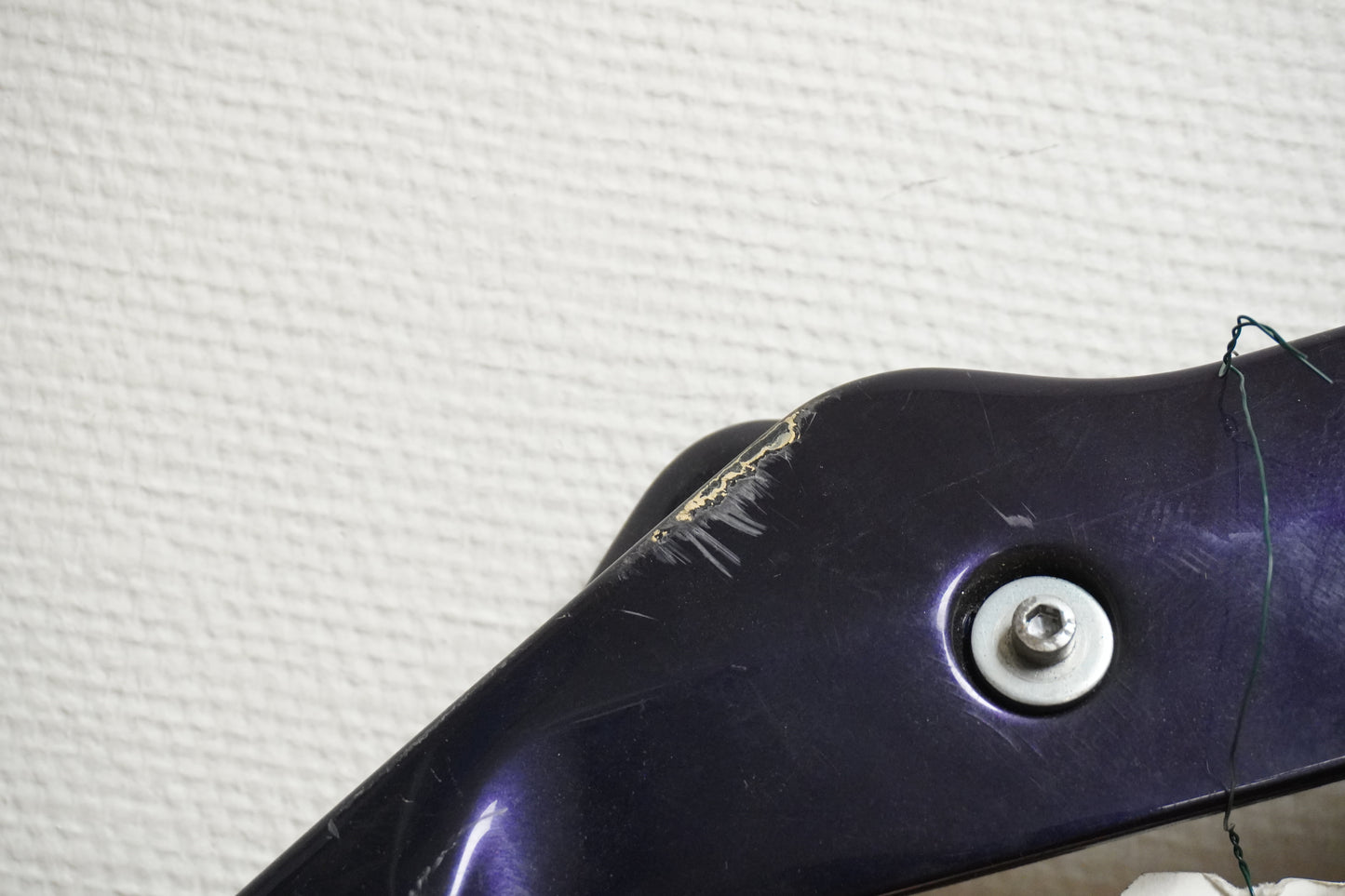 Vänster sida på Sidkåpa från en Suzuki GSX-R 750 -1988 motorcykel.