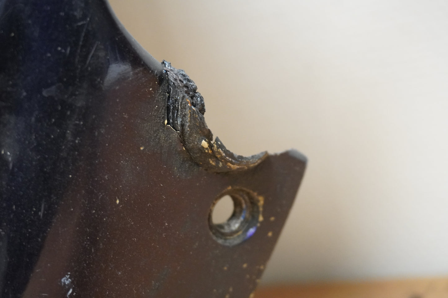 Snett uppifrån på Sidkåpa från en Suzuki GSX-R 750 -1988 motorcykel.