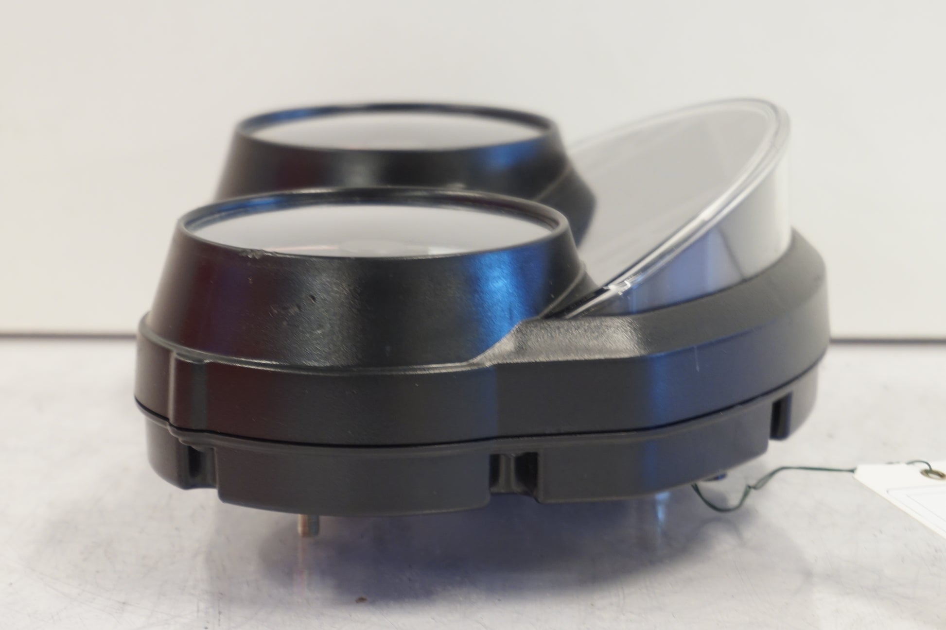 Höger sida på Instrumentpanel från en Kawasaki ZZ-R 1400 -2007 motorcykel.