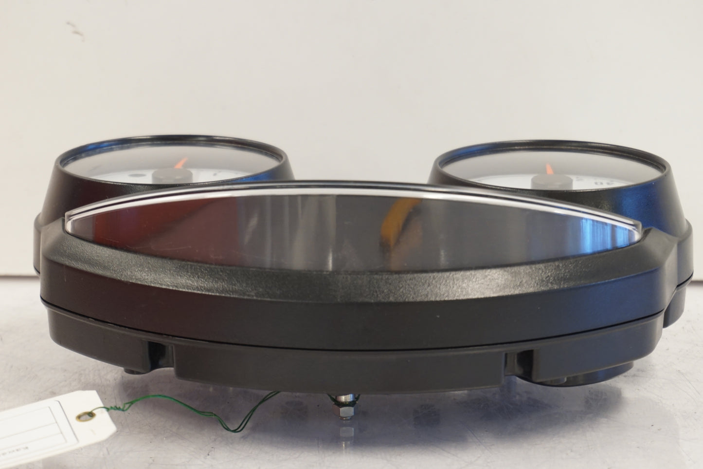 Vänster sida på Instrumentpanel från en Kawasaki ZZ-R 1400 -2007 motorcykel.