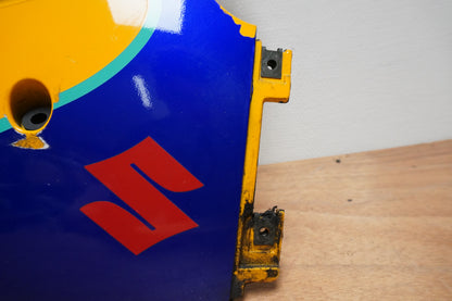 Snett uppifrån på Sidkåpa från en Suzuki GSX-R 600 -1999 motorcykel.