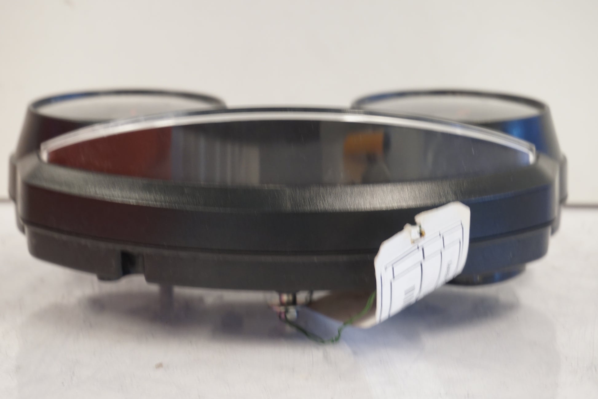 Vänster sida på Instrumentpanel från en Kawasaki GTR 1400 -2008 motorcykel.