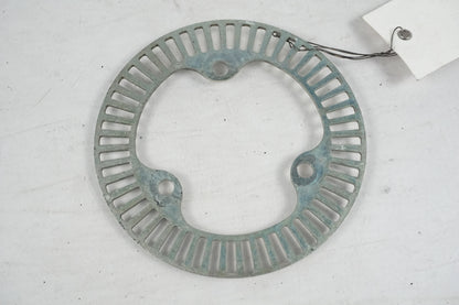 Höger sida på ABS krans från en KTM 125 Duke -2017 motorcykel.