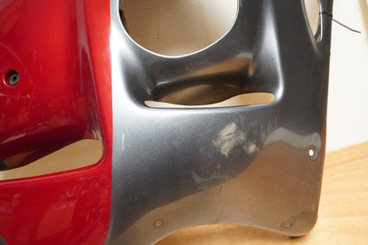 Baksidan på Sidkåpa från en Suzuki GSX 1300 R -2000 motorcykel.