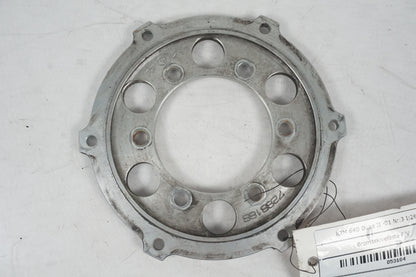 Framsidan på Bromsskivefäste från en KTM 640 Duke -2001 motorcykel.