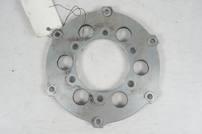 Höger sida på Bromsskivefäste från en KTM 640 Duke -2001 motorcykel.