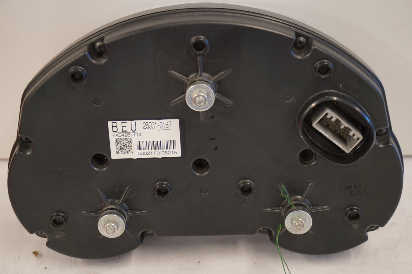 Snett nerifrån på Instrumentpanel från en Kawasaki ZZ-R 1400 -2010 motorcykel.