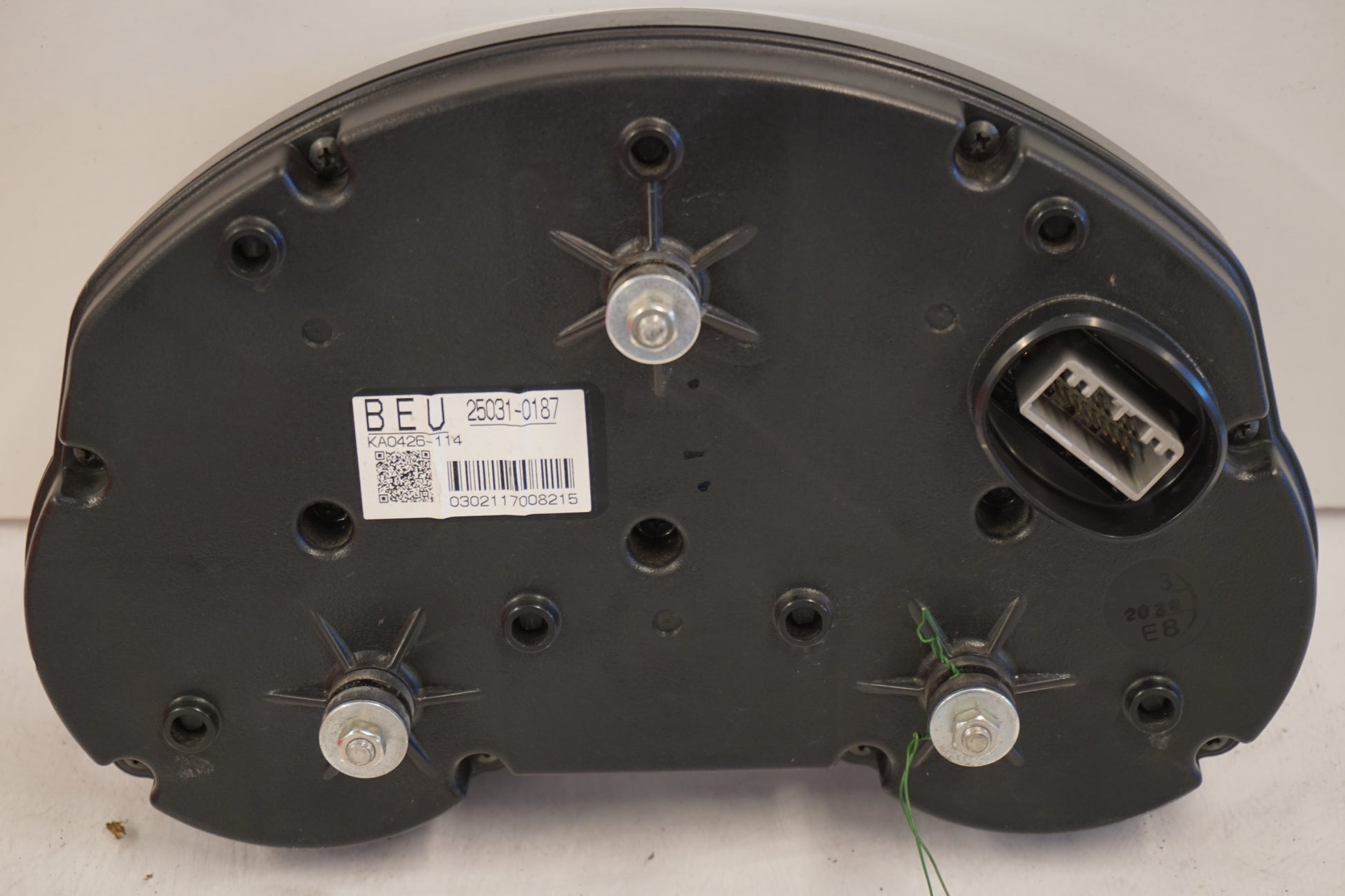 Snett nerifrån på Instrumentpanel från en Kawasaki ZZ-R 1400 -2010 motorcykel.