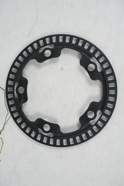 Framsidan på ABS krans från en Ducati Scrambler 800 -2016 motorcykel.