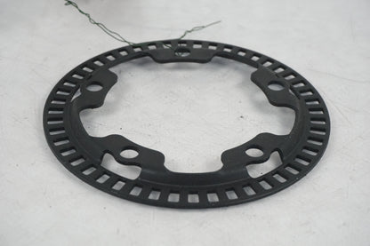 Baksidan på ABS krans från en Ducati Scrambler 800 -2016 motorcykel.