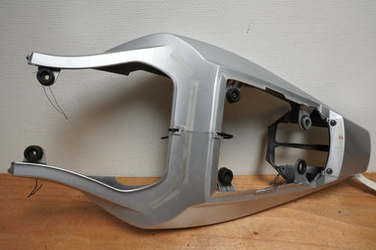 Framsidan på Bakvinge från en Suzuki SV 650 -2004 motorcykel.