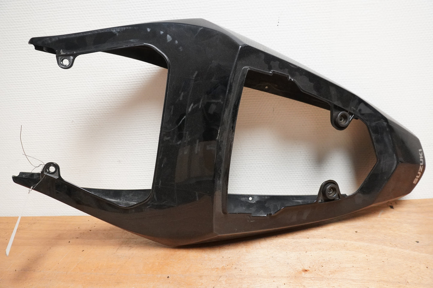 Framsidan på Bakvinge från en Suzuki GSX-R 600 -2004 motorcykel.