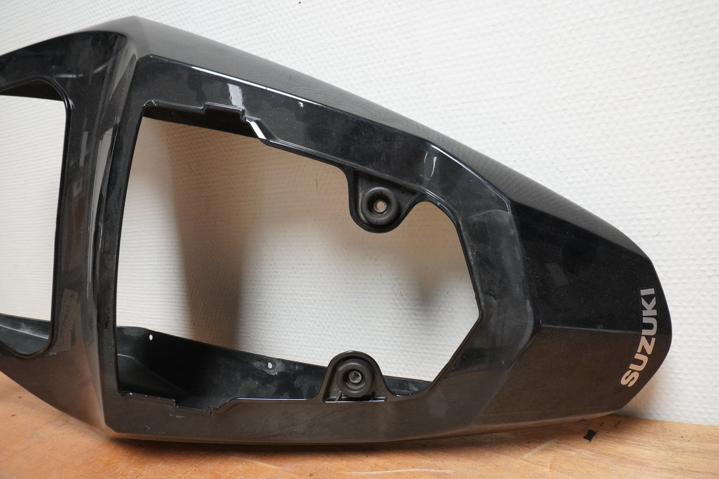 Baksidan på Bakvinge från en Suzuki GSX-R 600 -2004 motorcykel.