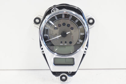 Framsidan på Instrumentpanel från en Kawasaki VN 1700 Classic Tourer -2009 motorcykel.