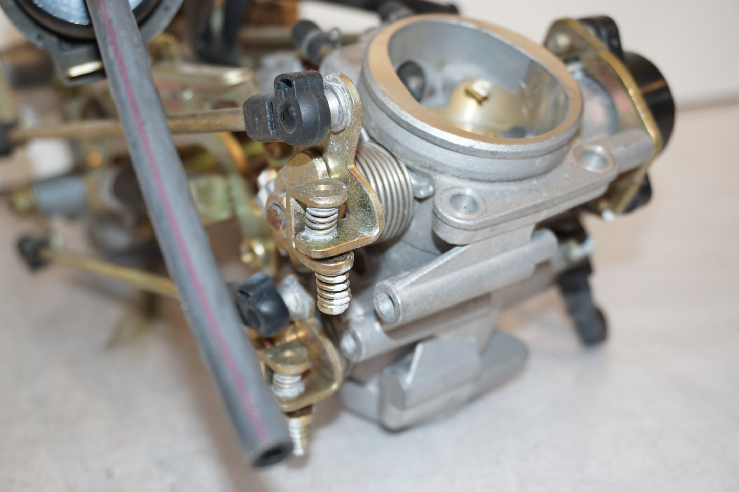 Extrabild2 på Spjällhus från en Suzuki SV 650 -2006 motorcykel.