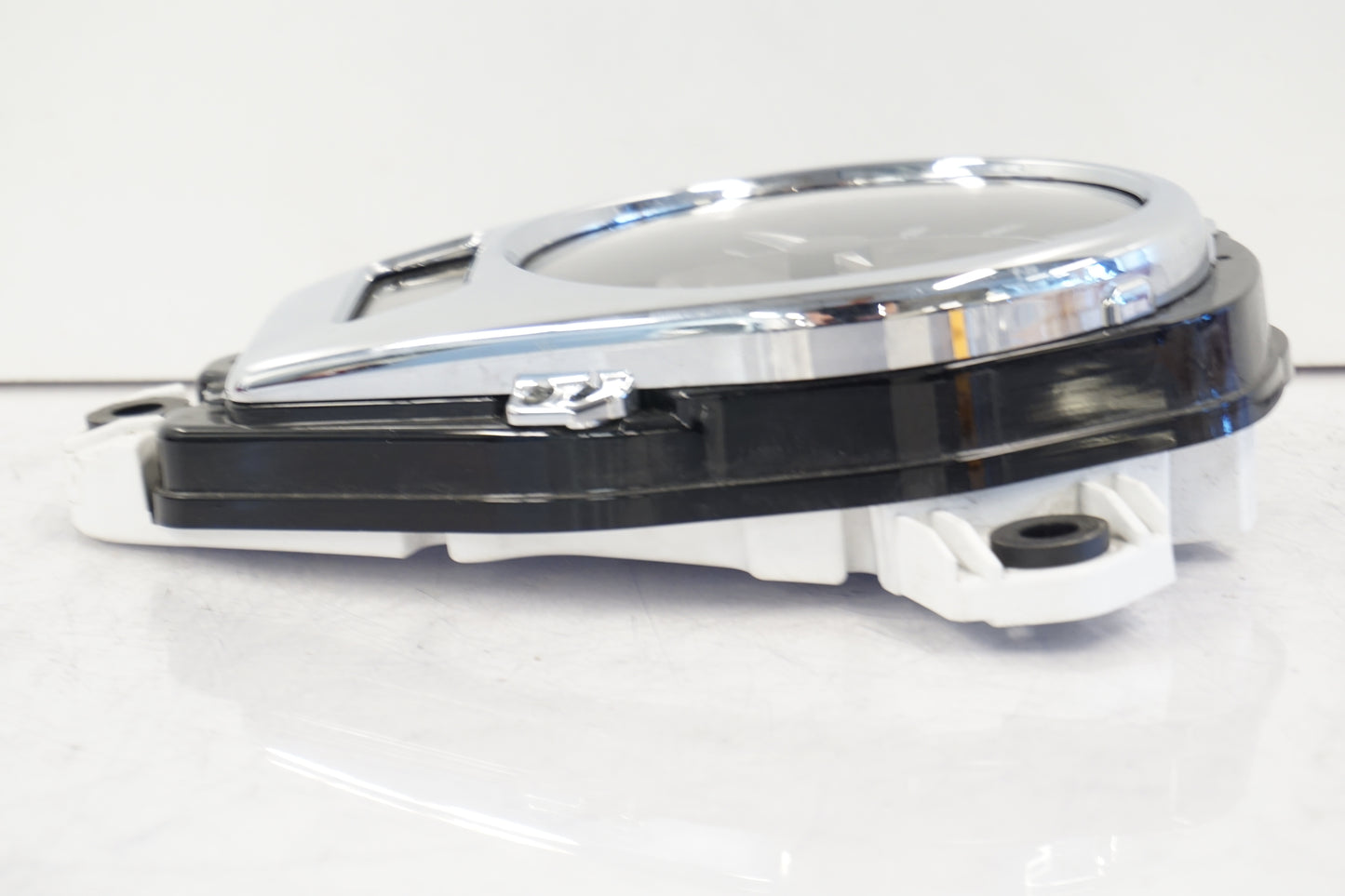 Höger sida på Instrumentpanel från en Kawasaki VN 1700 Classic Tourer -2009 motorcykel.